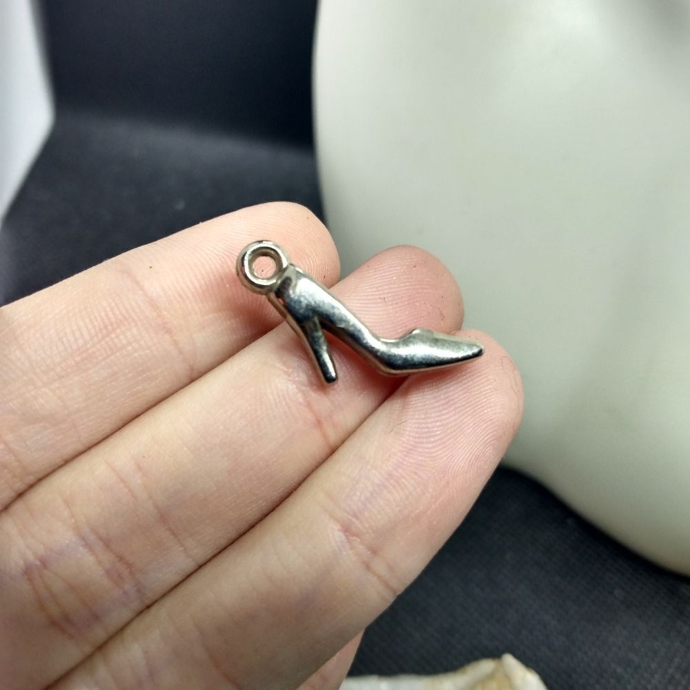 Silver women's high heel necklace pendant or charm‎